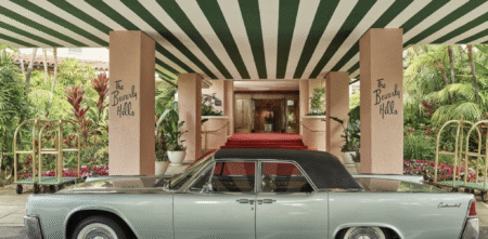 Join Paris Hilton, Elizabeth Taylor and Marilyn as a fan of the iconic Beverly Hills Hotel… which is somehow still cool!